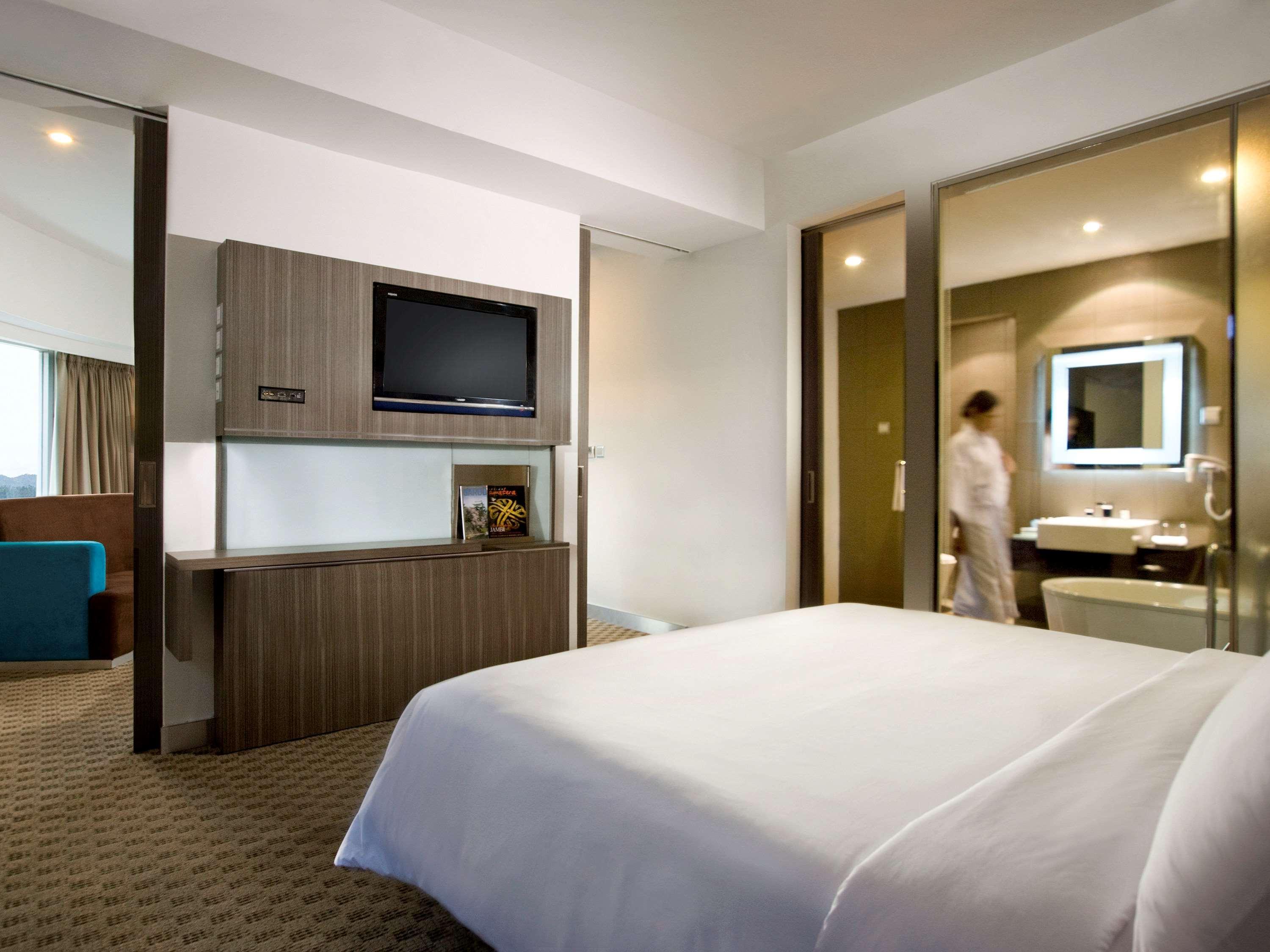 Novotel Bangka Hotel & Convention Center Pangkal Pinang Esterno foto